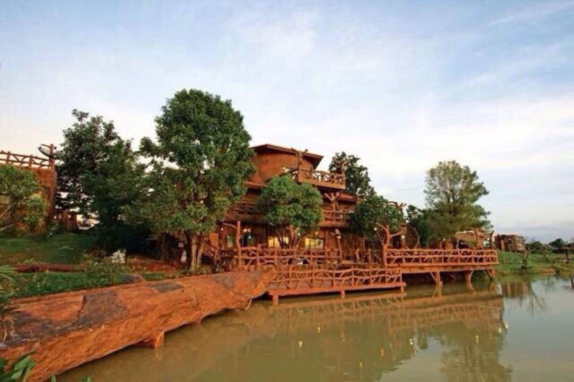 Timberland And Fruit Resort Pong Yo Exterior photo